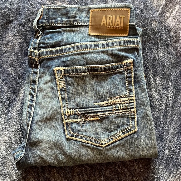 Ariat Other - Ariat M5 Jeans 33x34